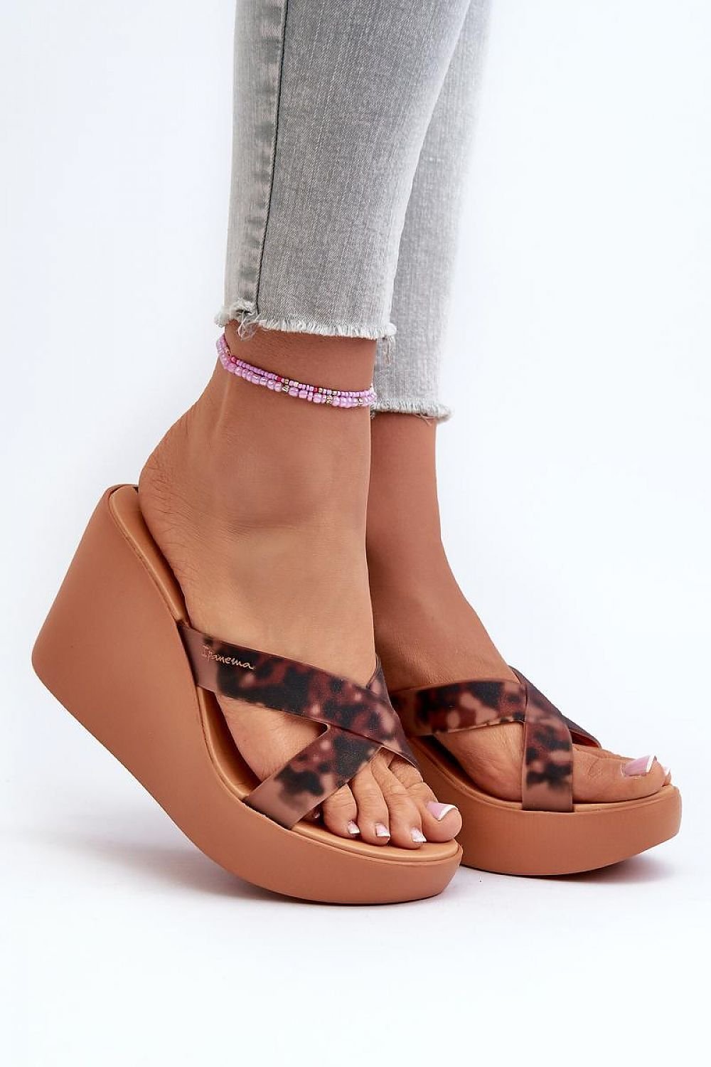 Flip-flops model 197718